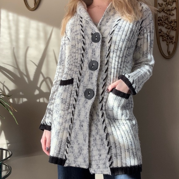 Papillon Y2K Black and White Knit Cardigan - Picture 6 of 8